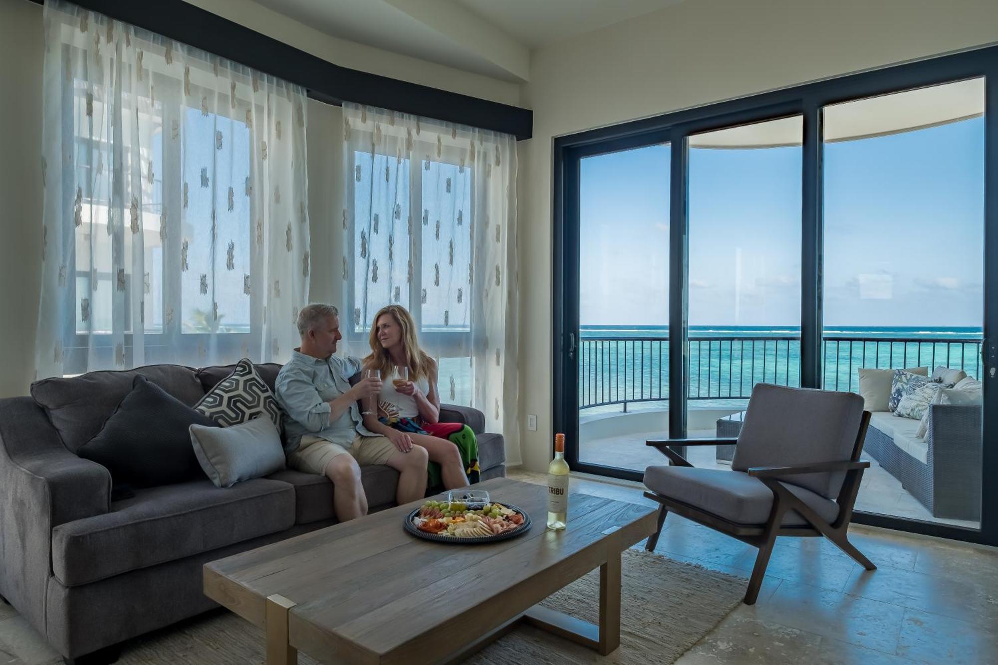 Diamante Beachfront Suites San Pedro  Ngoại thất bức ảnh