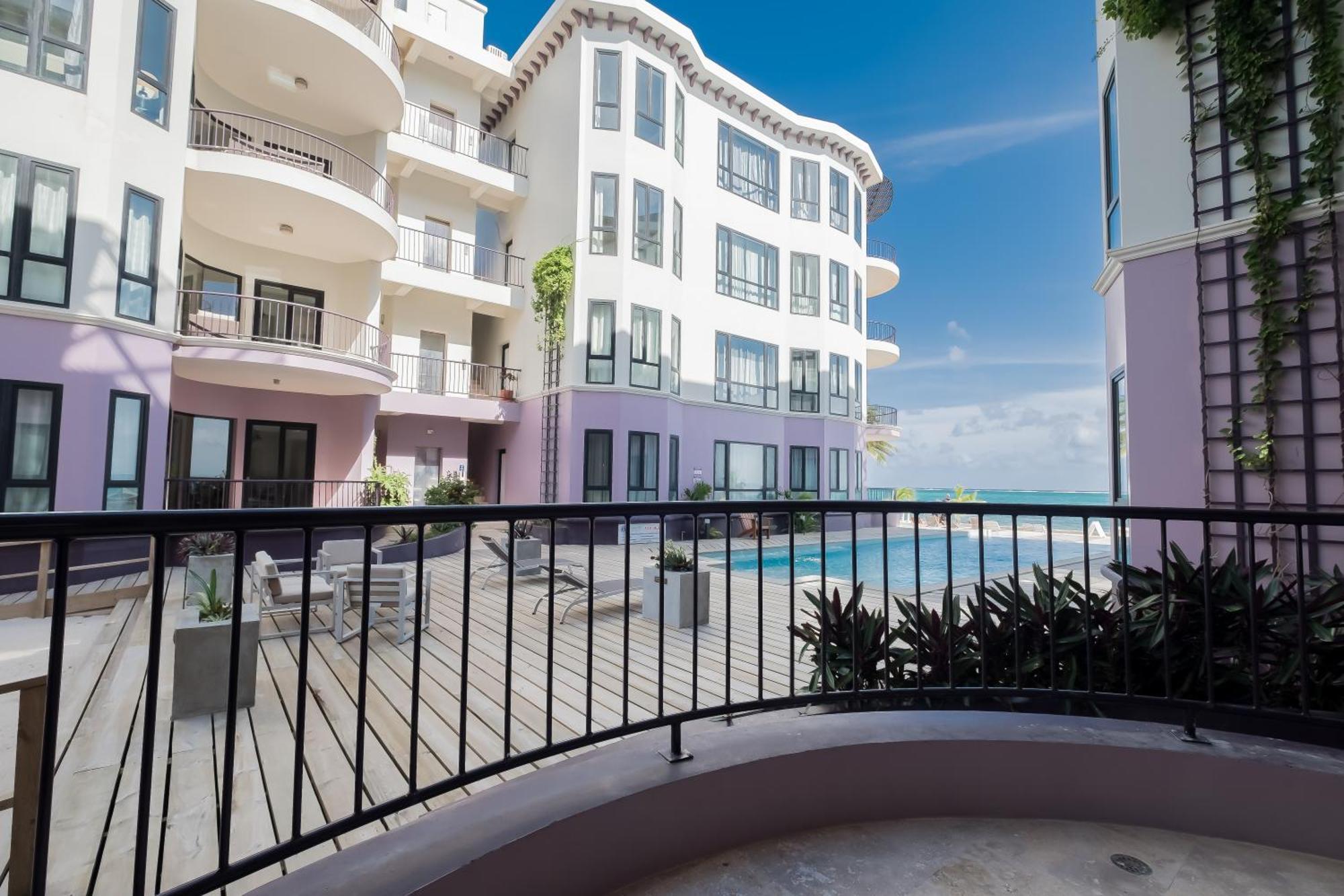 Diamante Beachfront Suites San Pedro  Ngoại thất bức ảnh