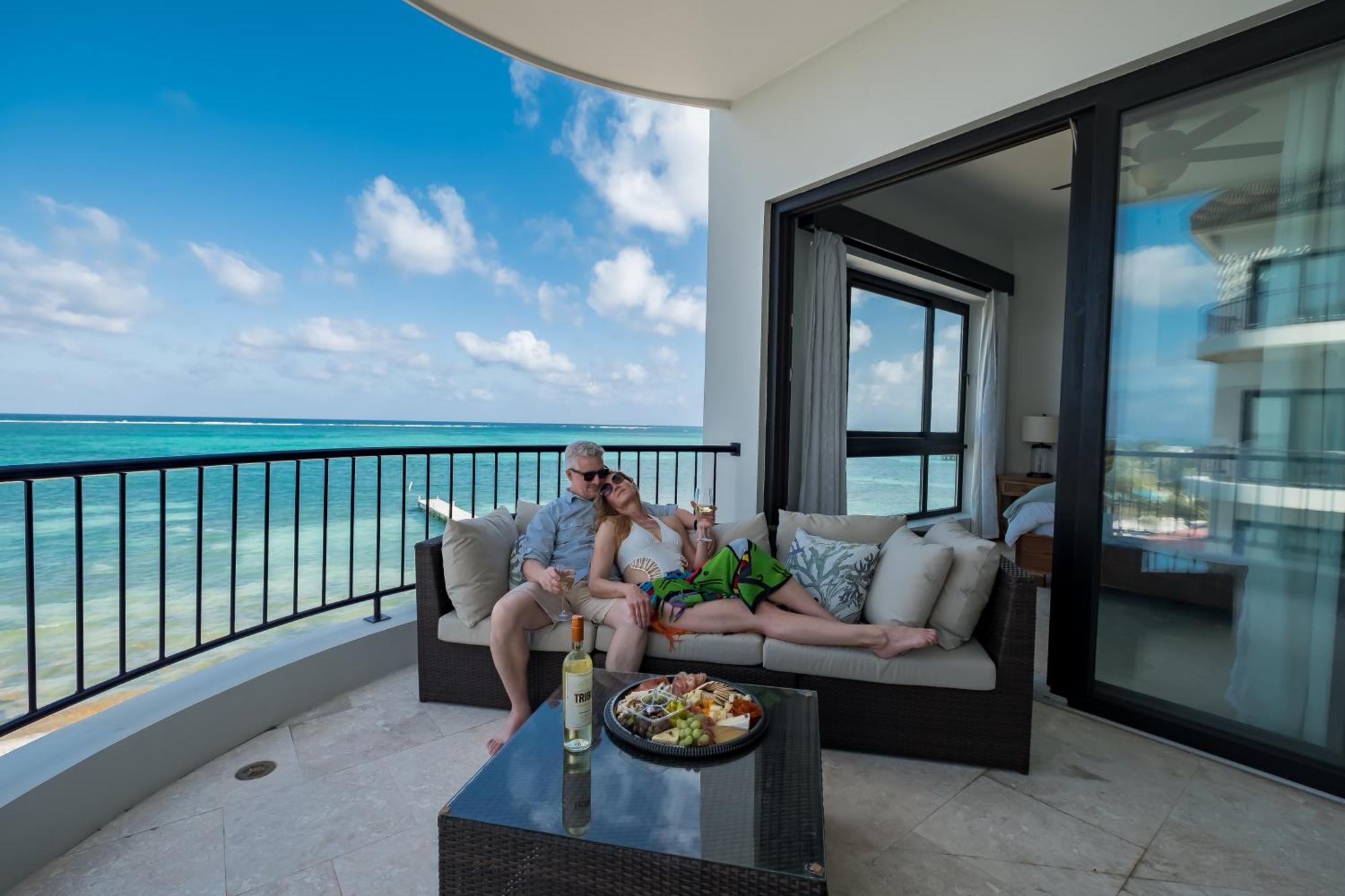 Diamante Beachfront Suites San Pedro  Ngoại thất bức ảnh
