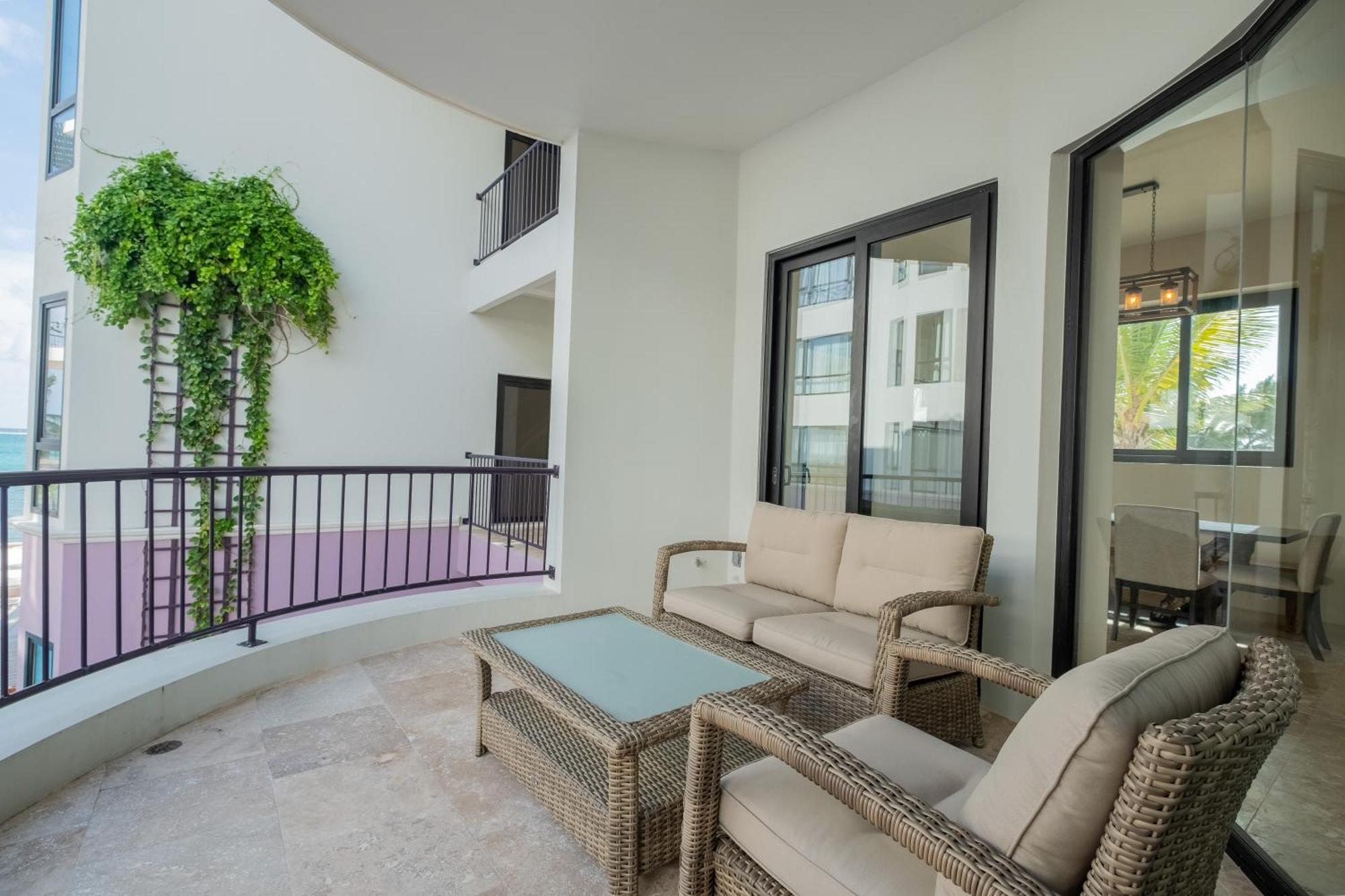 Diamante Beachfront Suites San Pedro  Ngoại thất bức ảnh
