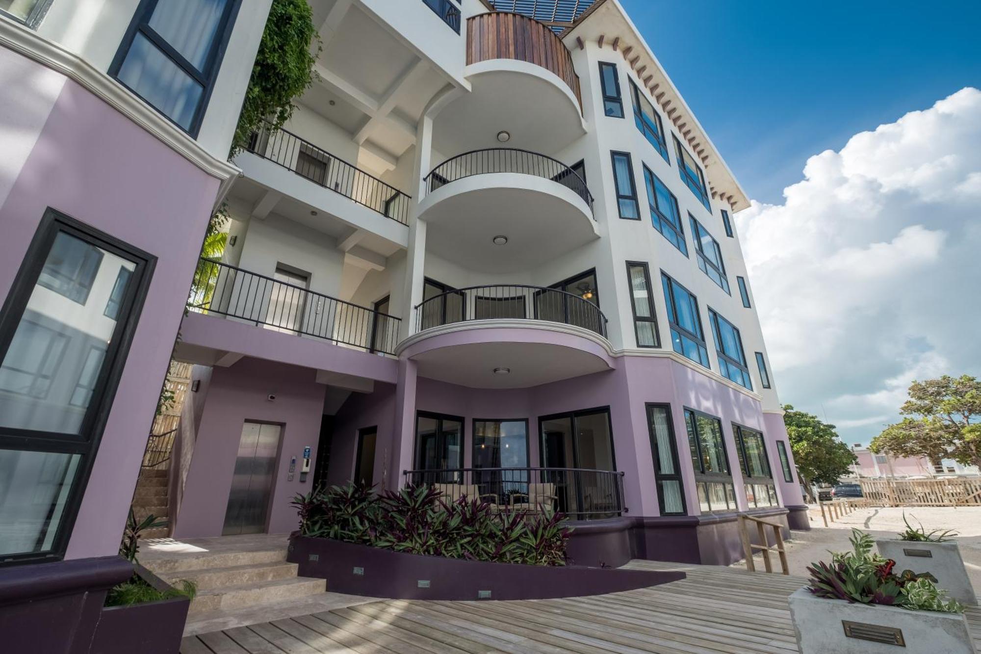 Diamante Beachfront Suites San Pedro  Ngoại thất bức ảnh